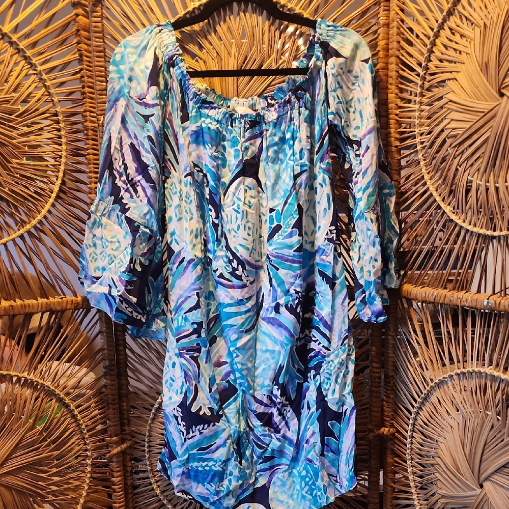 Medium Lilly Pulitzer Nevie off the shoulder dress. Flowy sleeves. Good conditio